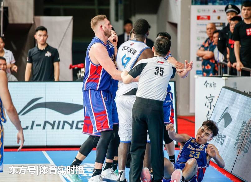  罗马主场球迷冲突事件，意甲或面临空场处罚  